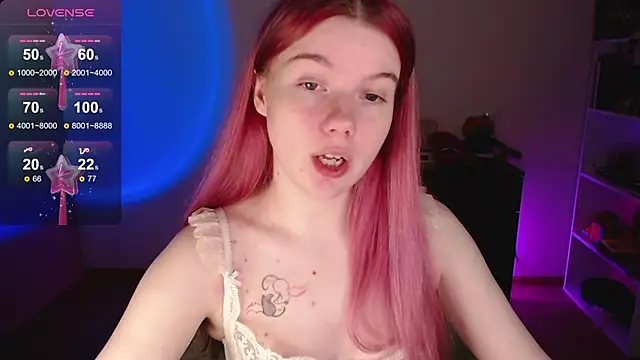 Strawberry juli online show from 6, 11, 2025