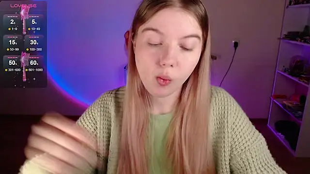 Strawberry juli online show from 11, 4, 2026