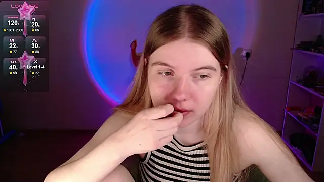 Snapshot of Strawberry_juli chatting on 3, 5, 2026 Strawberry juli online show from 3, 5, 2026