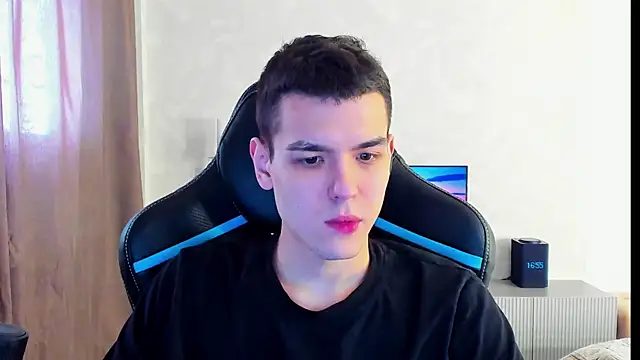 Snapshot of TravisRevas chatting on 14, 3, 2025 TravisRevas online show from 14, 3, 2025