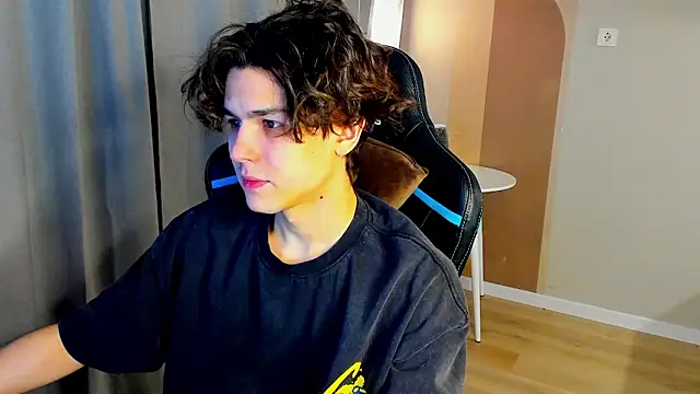 Snapshot of TravisRevas chatting on 28, 2, 2026 TravisRevas online show from 28, 2, 2026