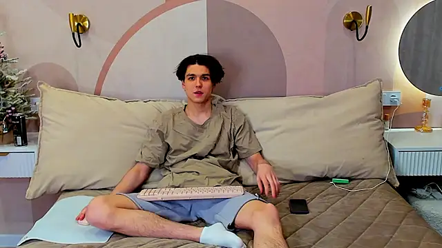 Snapshot of TravisRevas chatting on 13, 2, 2026 TravisRevas online show from 13, 2, 2026