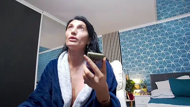 zoeylarkens online show from 25, 11, 2025