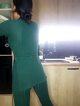 zoeylarkens online show from 29, 10, 2025