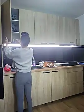 zoeylarkens online show from 13, 3, 2025