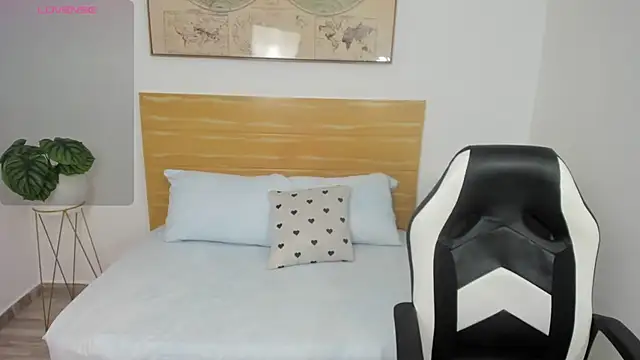 dulce victoriaa  online show from 4, 10, 2025