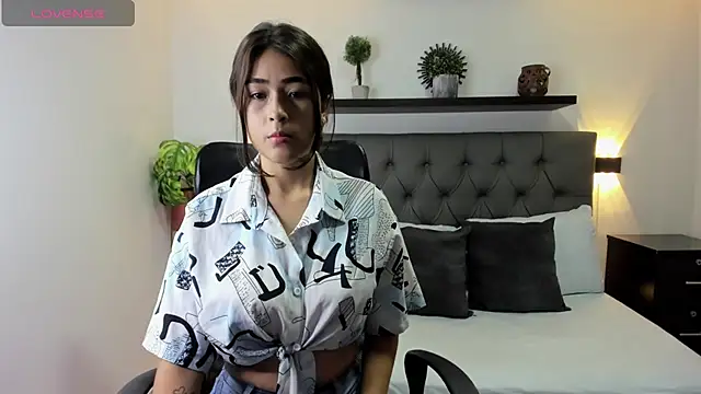 dulce victoriaa  online show from 14, 3, 2025