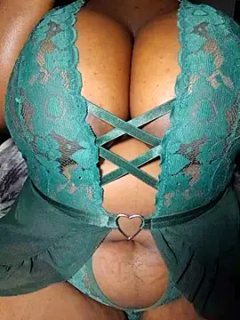 Snapshot of wamie12 chatting on 29, 10, 2025 wamie12 online show from 29, 10, 2025