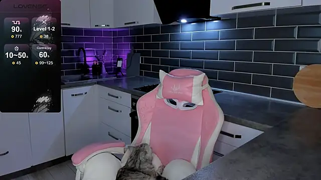 EmmaVictori1 online show from 13, 4, 2026