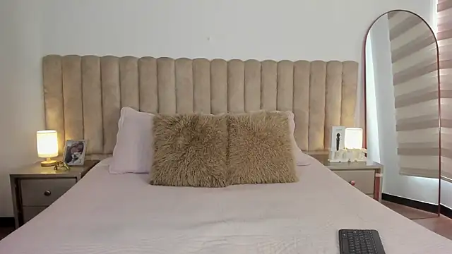 Sophie Restrepo online show from 2, 3, 2026