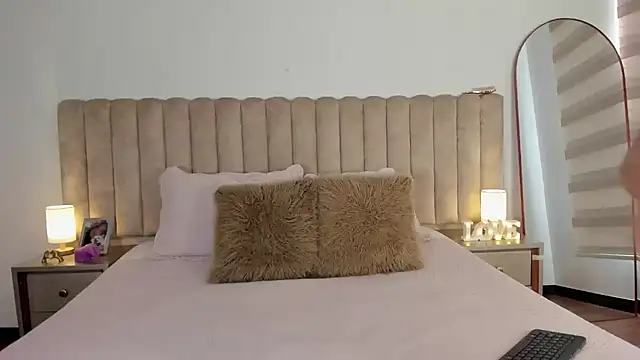 Sophie Restrepo online show from 1, 2, 2026