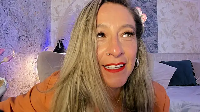 Liannaa  online show from 14, 4, 2026