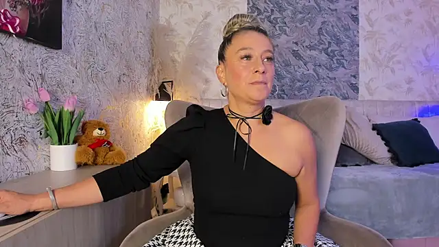 Snapshot of Liannaa_ chatting on 2, 2, 2026 Liannaa online show from 2, 2, 2026