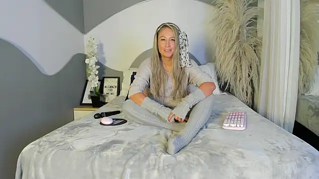 Liannaa  online show from 18, 4, 2026