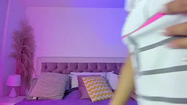 Arianaa collins online show from 26, 9, 2025