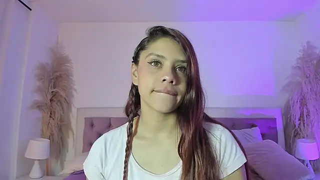 Arianaa collins online show from 9, 10, 2025