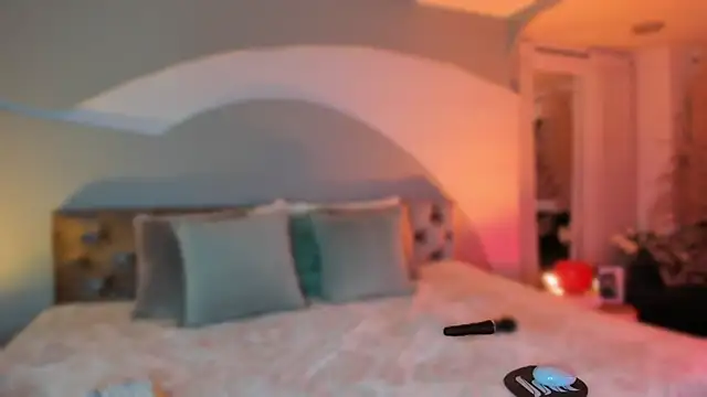 Elizabeth clark  online show from 11, 11, 2025