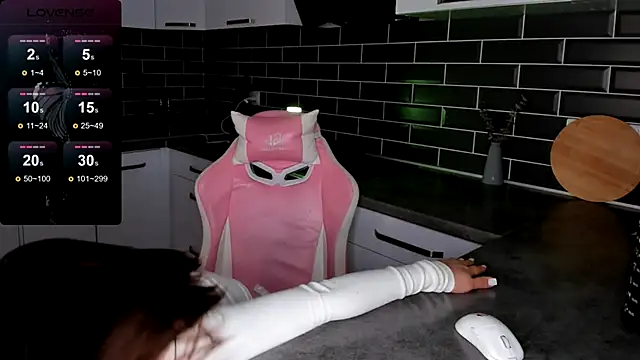 ShaiyaMinn3 online show from 19, 12, 2025