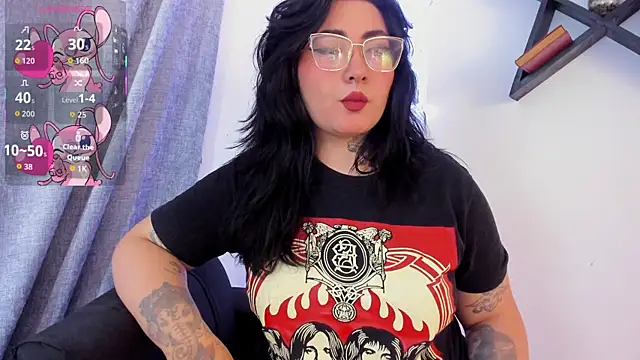 Snapshot of Curvybaddie99 chatting on 12, 11, 2025 Curvybaddie99 online show from 12, 11, 2025