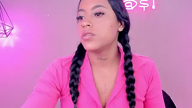 Snapshot of alahia_betancurx chatting on 18, 3, 2025 alahia betancurx online show from 18, 3, 2025