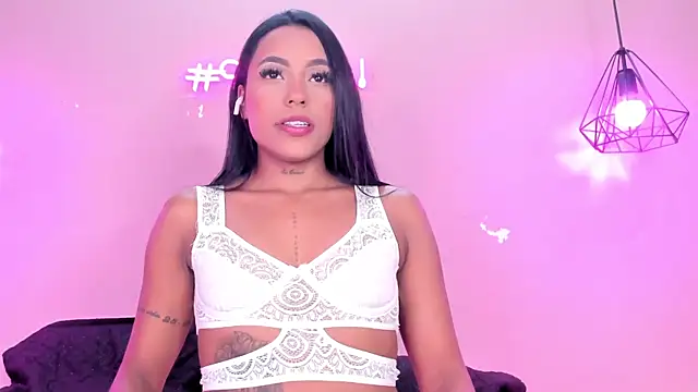 Snapshot of alahia_betancurx chatting on 14, 3, 2025 alahia betancurx online show from 14, 3, 2025