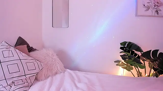 Snapshot of purplemoonn_ chatting on 28, 2, 2025 purplemoonn online show from 28, 2, 2025