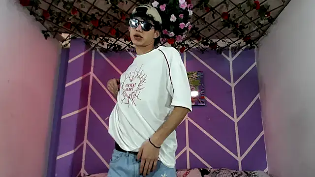 Maxxi hot23 online show from 14, 9, 2025