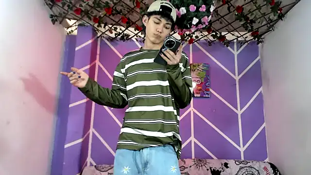 Maxxi hot23 online show from 8, 9, 2025