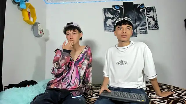 Maxxi hot23 online show from 22, 3, 2025