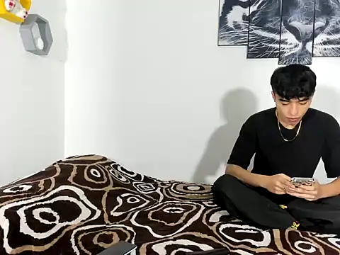 Maxxi hot23 online show from 10, 3, 2025