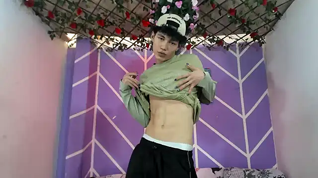 Maxxi hot23 online show from 13, 9, 2025