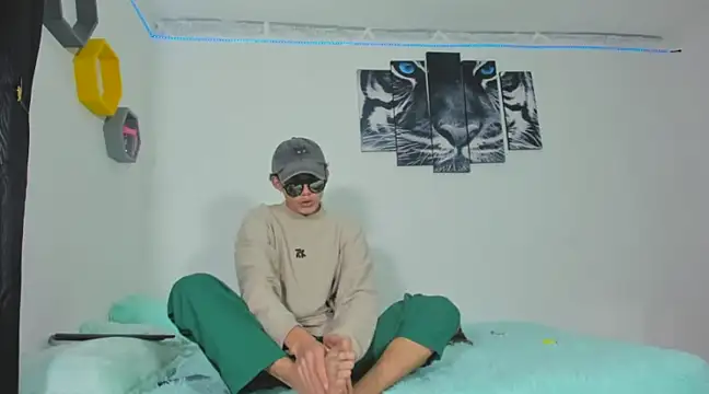 Maxxi hot23 online show from 2, 3, 2025