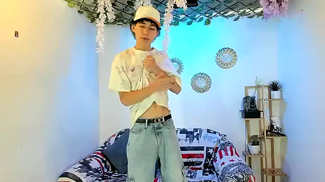 Maxxi hot23 online show from 6, 11, 2025