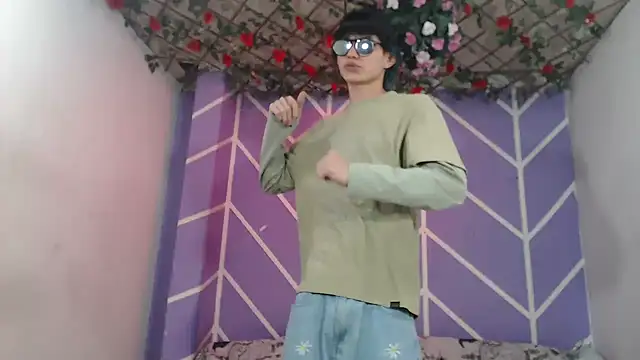 Maxxi hot23 online show from 13, 10, 2025