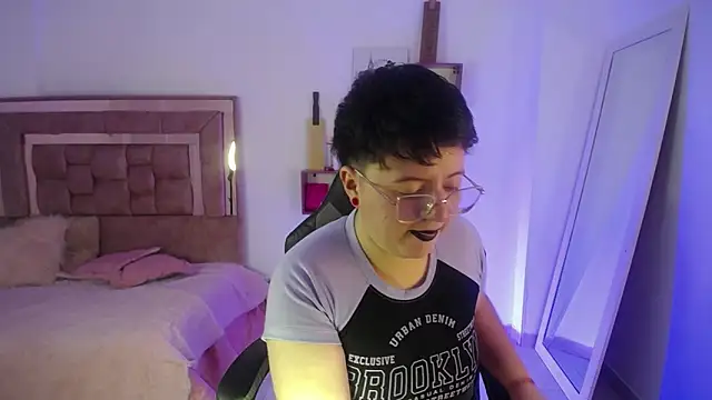 Snapshot of safyka chatting on 10, 2, 2026 safyka online show from 10, 2, 2026