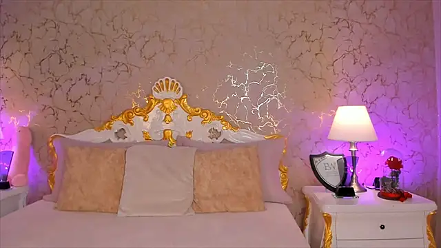 ScarlettWallace online show from 4, 10, 2025