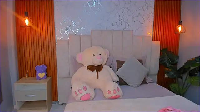 ScarlettWallace online show from 15, 11, 2025