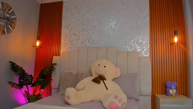 ScarlettWallace online show from 9, 4, 2026