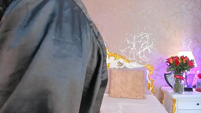 ScarlettWallace online show from 8, 11, 2025