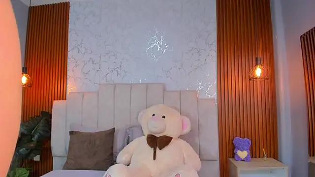 ScarlettWallace online show from 17, 11, 2025