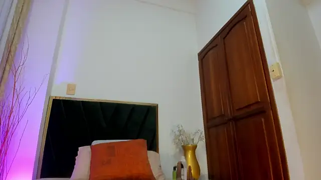 SeleneLujan online show from 12, 2, 2026