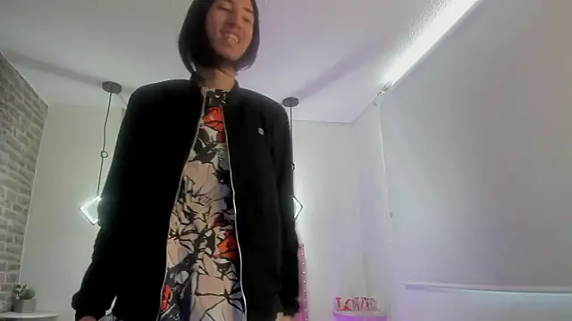 Snapshot of loverisu-coral chatting on 6, 3, 2026 loverisu-coral online show from 6, 3, 2026