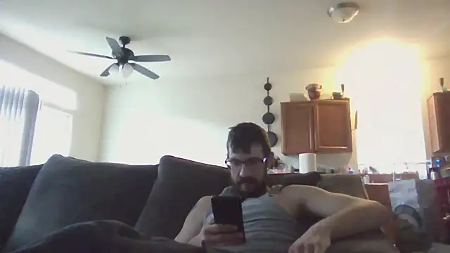 Snapshot of Johnnypro1OF chatting on 3, 10, 2025 Johnnypro1OF online show from 3, 10, 2025