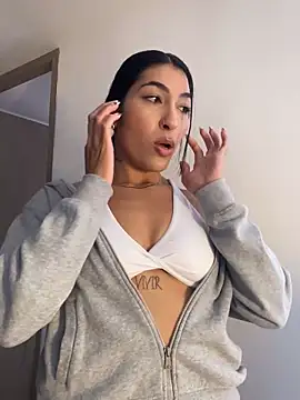 Snapshot of AshleyG_222 chatting on 15, 10, 2025 AshleyG 222 online show from 15, 10, 2025