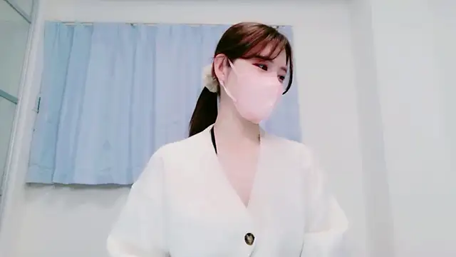Snapshot of NANA_7 chatting on 22, 4, 2026 NANA 7 online show from 22, 4, 2026