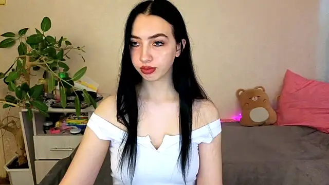 WildKittenX  online show from 18, 5, 2026