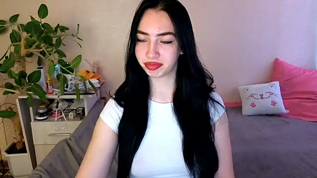 Snapshot of WildKittenX_ chatting on 10, 6, 2026 WildKittenX online show from 10, 6, 2026