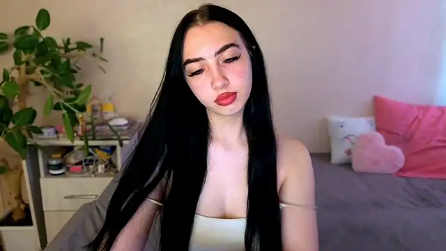 Snapshot of WildKittenX_ chatting on 24, 6, 2026 WildKittenX online show from 24, 6, 2026