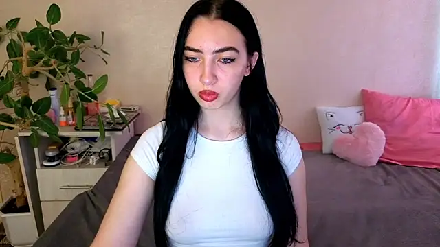 Snapshot of WildKittenX_ chatting on 12, 6, 2026 WildKittenX online show from 12, 6, 2026