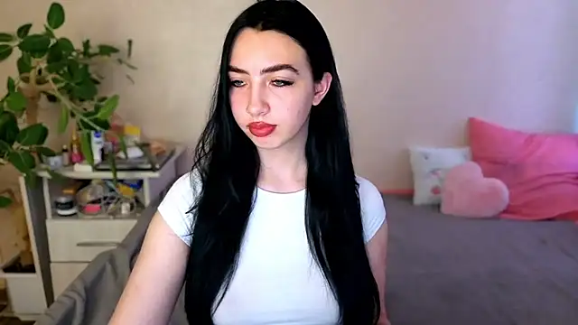 Snapshot of WildKittenX_ chatting on 25, 6, 2026 WildKittenX online show from 25, 6, 2026